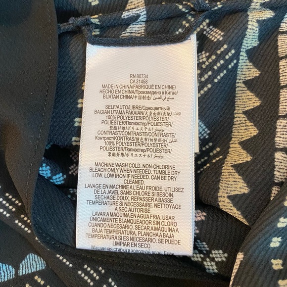 BCBGMaxAzria Black and Blue Aztec Patterned Dress Long Sleeves Keyhole Neckline - Picture 4 of 4